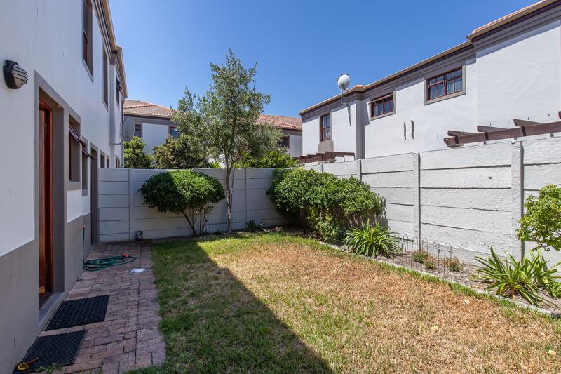 3 Bedroom Property for Sale in Kirstenhof Western Cape